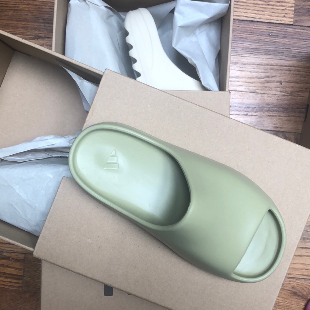 Brand New YEEZY by Adidas Slides - kids 2 resin